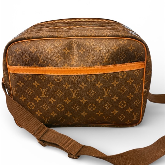 Louis Vuitton Other - Louis Vuitton REPORTER GM (UNISEX)